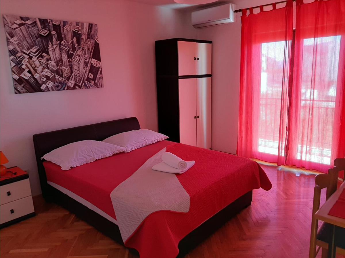Apartments Ana Подстрана Экстерьер фото