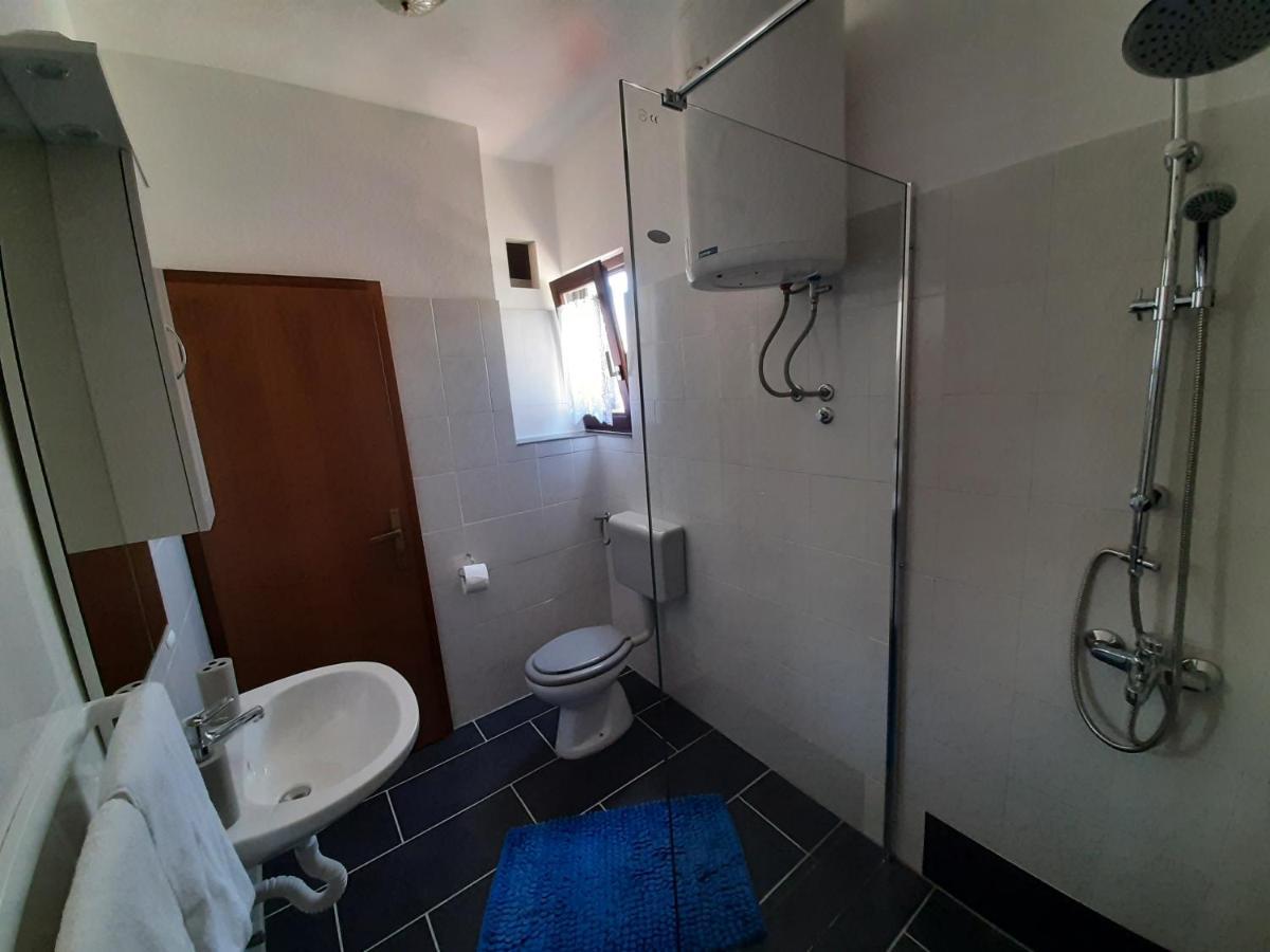 Apartments Ana Подстрана Экстерьер фото