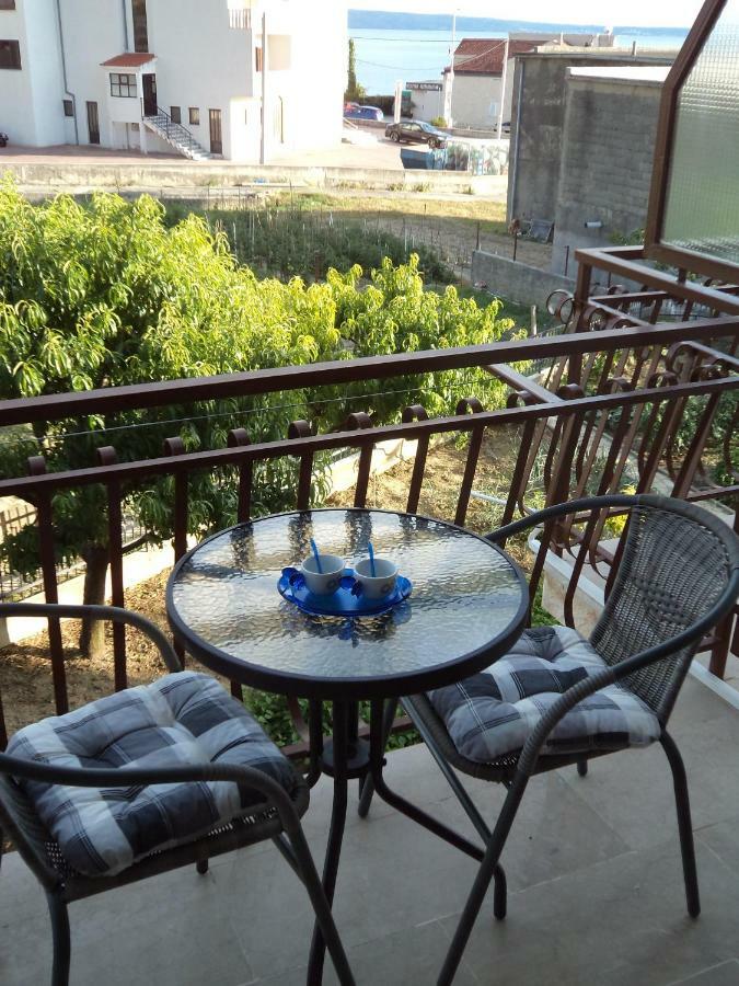 Apartments Ana Подстрана Экстерьер фото